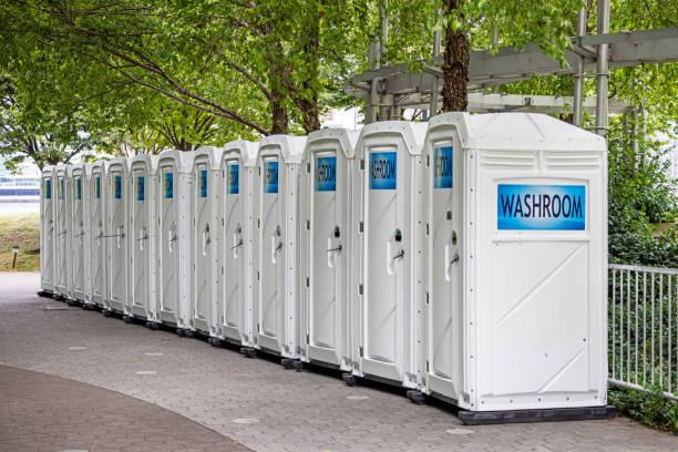 Best Porta potty rental near me  in Okeechobee, FL