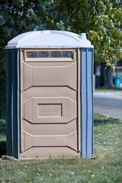 Best Portable restroom trailer rental  in Okeechobee, FL